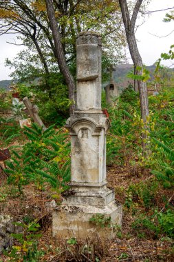 Eski Mezarlık 'taki antik taş anıt, Necropolis. Pyatigorsk 'un tarihi parçası; Kuzey Kafkasya tarihi Rusya Federasyonu 04 Ekim 2020