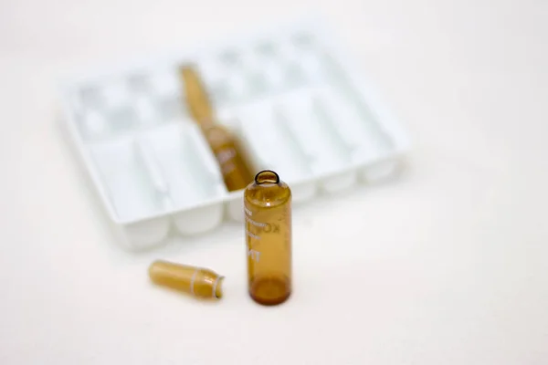 Prázdné Lékařské Ampule Infuze Injekci Izolované Bílém Pozadí — Stock fotografie