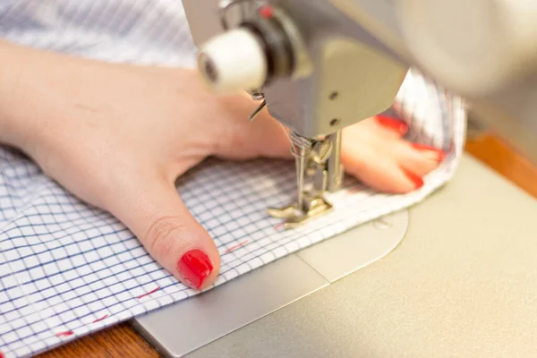 Woman Taylor Working Sewing Machine Closeup Female Red Nails Sewing — Stock Photo, Image