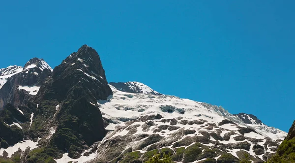 Kaukasus Berg Dombai Toppar Snö Och Klar Blå Himmel — Stockfoto