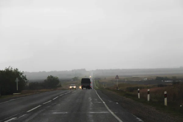 Highway Landscape Moving Cars Daytime Misty Road — Stock Photo, Image