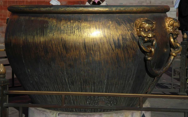 Antica Pentola Metallo Vicino Templi Della Città Proibita Pechino Repubblica — Foto Stock
