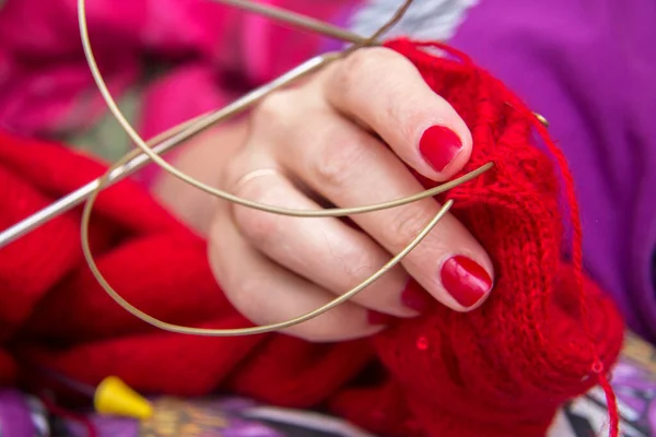 Adult Woman Knits Knitting Needles Red Sweater Natural Woolen Threads — Stock Photo, Image