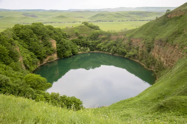 Lake Small Shadcurey Sarnakovo Kabarda Norra Kaukasus Ryska Federationen — Stockfoto