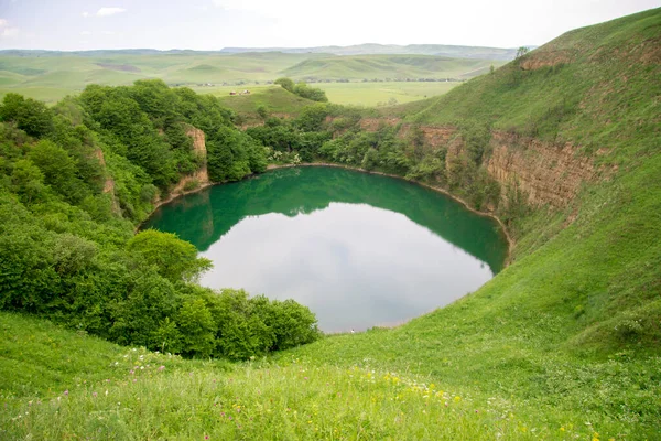 Lake Small Shadcurey Sarnakovo Kabarda Norra Kaukasus Ryska Federationen — Stockfoto