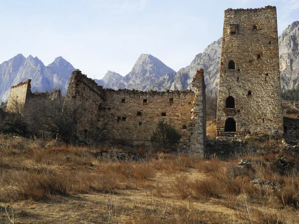 İnguşetya kuleleri. antik mimari ve kalıntılar — Stok fotoğraf