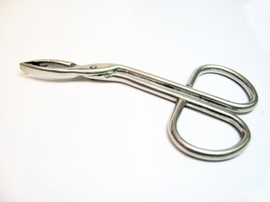 Beyaz arka plan üzerinde izole bir kırbaç kaldırmak için cımbız