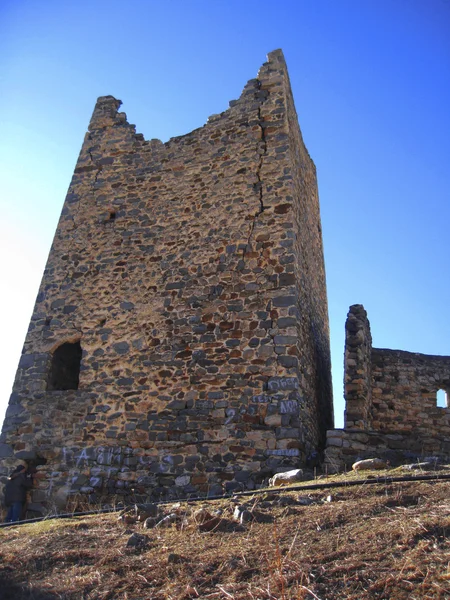 Wieże w Inguszetii. antyczny architektura i ruiny — Zdjęcie stockowe