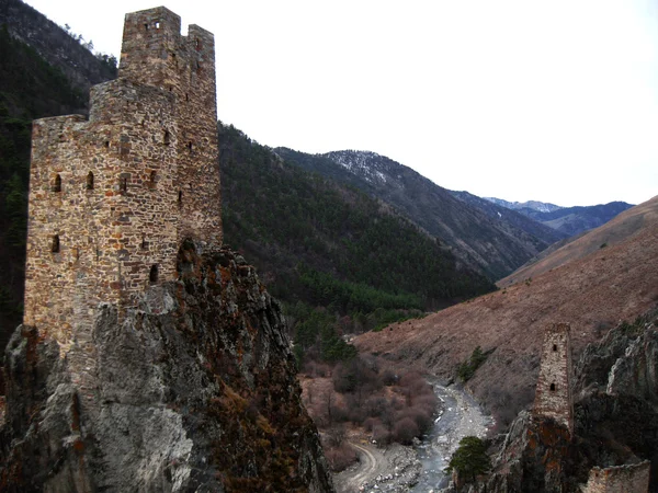 イングーシ共和国の塔があります。古代の建築と遺跡 — ストック写真