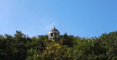 Aiolos harp içinde yaz. Pyatigorsk simge ve anıtlar