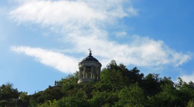 Aiolos harp içinde yaz. Pyatigorsk simge ve anıtlar