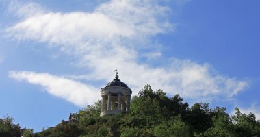 Aiolos harp içinde yaz. Pyatigorsk simge ve anıtlar