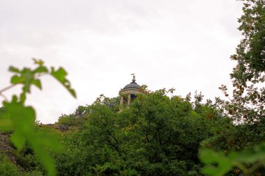 Aiolos harp içinde yaz. Pyatigorsk simge ve anıtlar