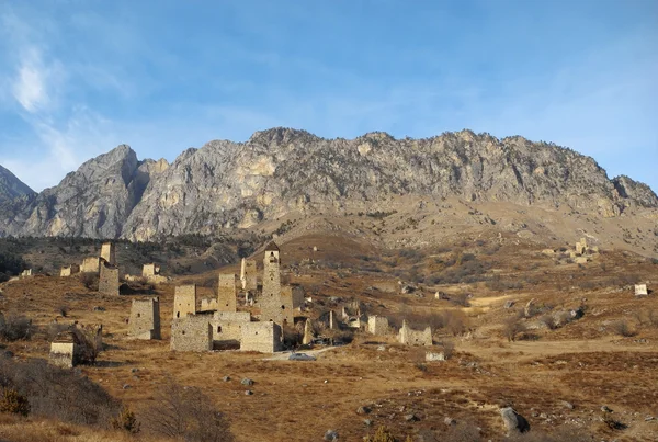 Torens van Ingoesjetië. oude architectuur en ruïnes — Stockfoto