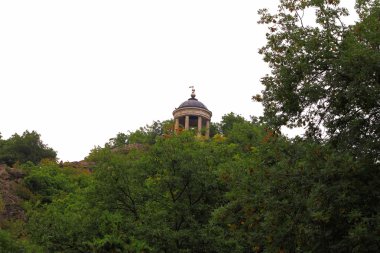 Aiolos harp içinde yaz. Pyatigorsk simge ve anıtlar