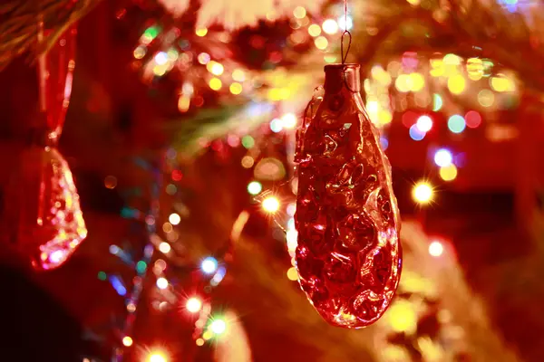 Décoration d'arbre de Noël sur le sapin de Noël — Photo