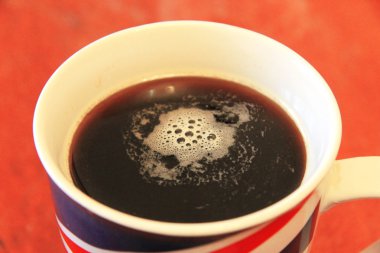 Kahve molası. kahve renkli Kupası görünümünde yukarı