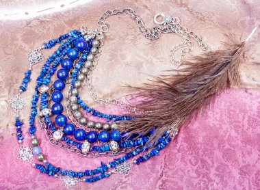 doğal taşlar mavi lapis lazuli kolye