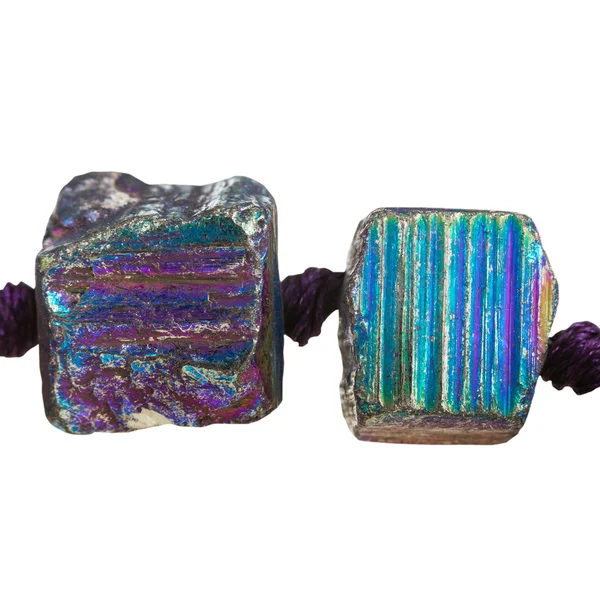 Dos cuentas de piedras de gema de pirita iridiscente —  Fotos de Stock