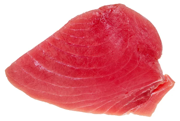 Vista de arriba de la rebanada de carne de atún cruda aislada — Foto de Stock