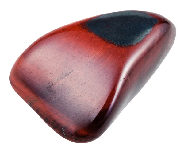 Полированный драгоценный камень красного быка глаз, выделенный на белом — стоковое фото