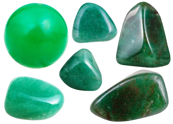 Conjunto de piedras preciosas Aventurina verde aislado —  Fotos de Stock