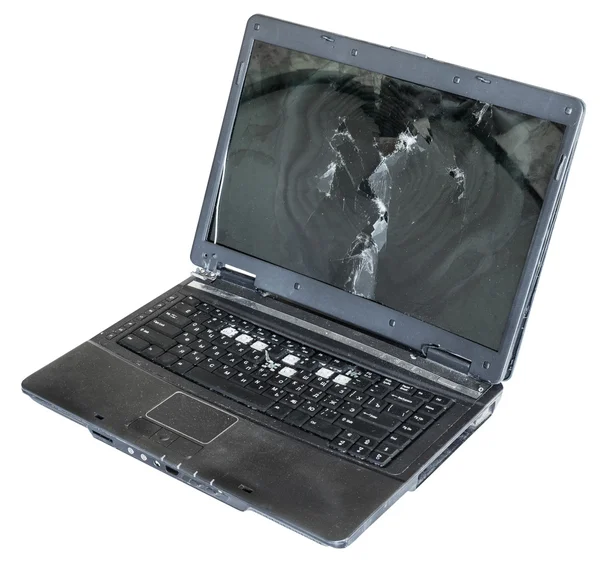 Velho laptop danificado isolado no branco — Fotografia de Stock