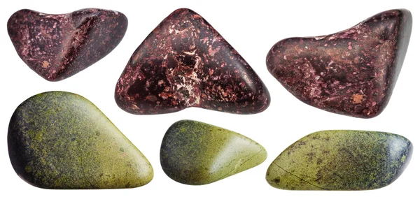Pedras preciosas de piemontita (Manganepidot) e de Epidote — Fotografia de Stock