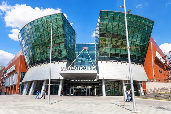 Fachada del centro comercial Metropolis en Moscú — Foto de Stock