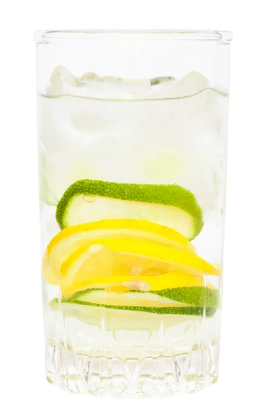 Cam bardak soğuk limonata içki ile — Stok fotoğraf