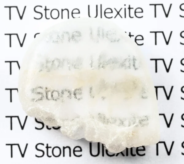 Gepolijst Ulexiet (Tv rock) minerale natuursteen — Stockfoto