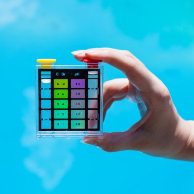 klor kirliliği havuz mavi su test