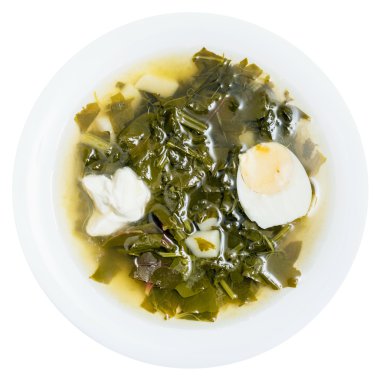 Vejetaryen çorba yeşillik plaka içinde üstten görünüm