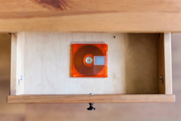 MD дискета в открытом ящике — стоковое фото
