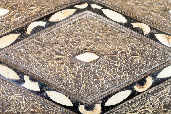 Intarsio e ornamento sulla copertina del cofanetto arabo — Foto Stock