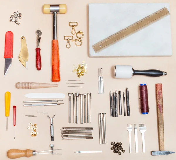çeşitli leatherwork araç ve mermer yönetim kurulu