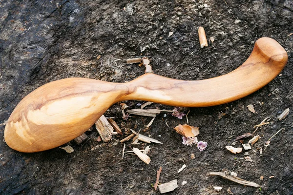 Parte de trás da colher de madeira esculpida na árvore da Apple — Fotografia de Stock