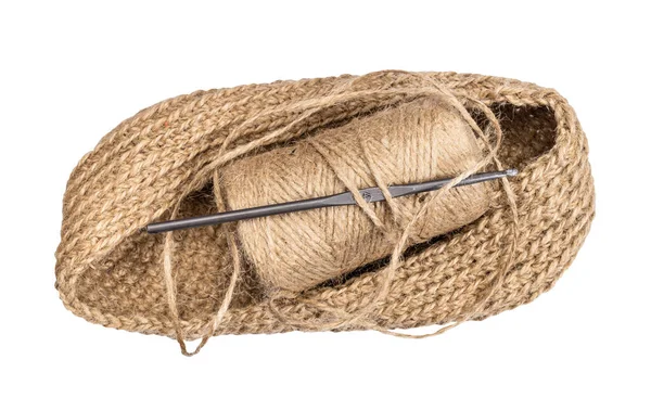 袋底手工针织 用麻绳和钩针编结 白色背景孤立 — 图库照片