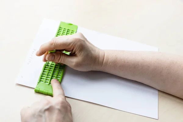 Female Hand Prints Words Braille Slate Stylus Close — Stock Photo, Image