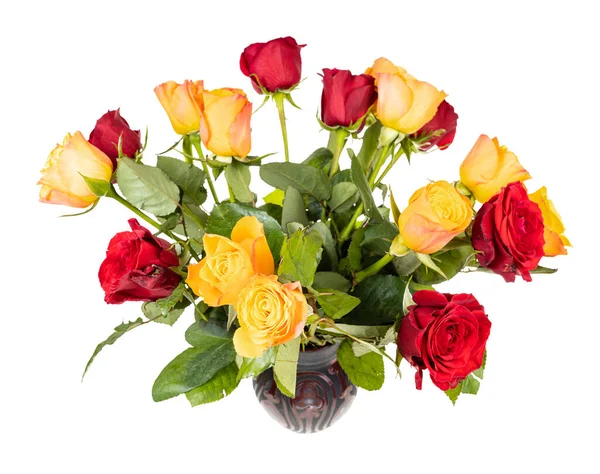 Bukiet Świeżych Czerwonych Żółtych Kwiatów Róży Ceramicznym Wazonie Izolowane Białym — Zdjęcie stockowe