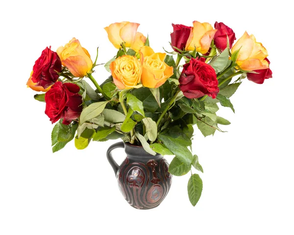 Widok Boku Świeże Czerwone Żółte Róże Ceramicznym Dzbanku Izolowane Białym — Zdjęcie stockowe