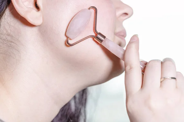 Massaging Cheek Quartz Roller Massager Close Technique Traditional Chinese Gua — Stock Photo, Image