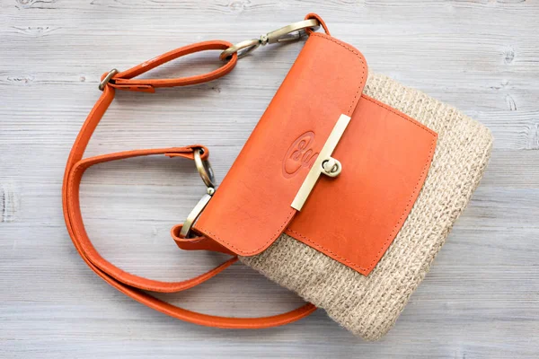 Top View Hand Knitted Casual Cross Body Bag Orange Leather — Stok fotoğraf