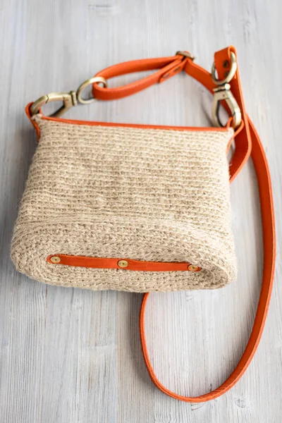 Bottom View Hand Knitted Casual Cross Body Bag Orange Leather — Stok fotoğraf