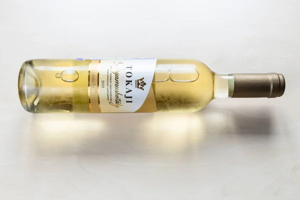 Moscú Rusia Junio 2021 Botella Vino Dulce Húngaro Tokaji Bodega —  Fotos de Stock