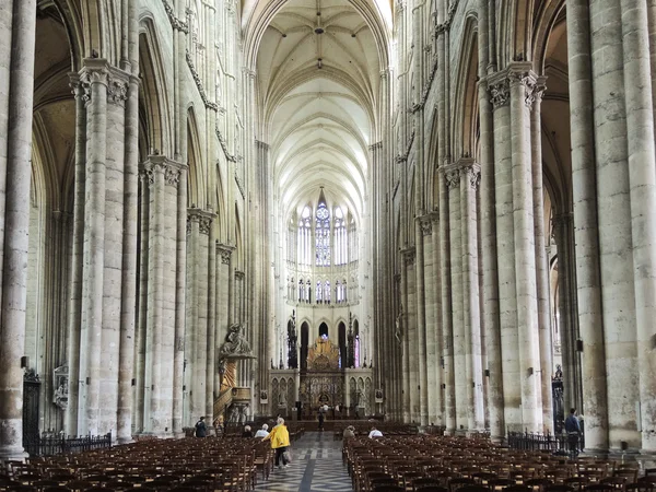 Wnętrze katedry w amiens, Francja — Zdjęcie stockowe