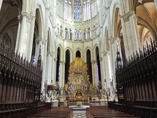 Nawy katedry w amiens, Francja — Zdjęcie stockowe