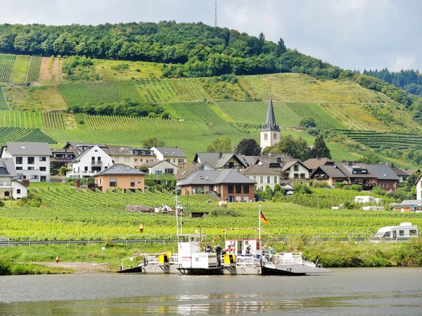 Ellenz Poltersdorf village from Moselle river — Stock Photo, Image