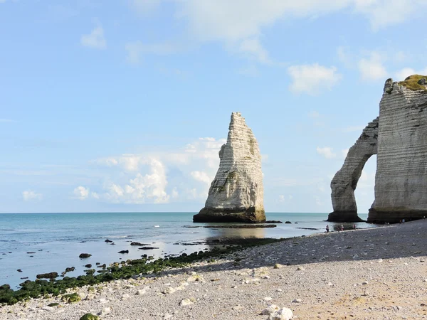 Pohled na přírodní skály v eretrat v kanálu La Manche — Stock fotografie