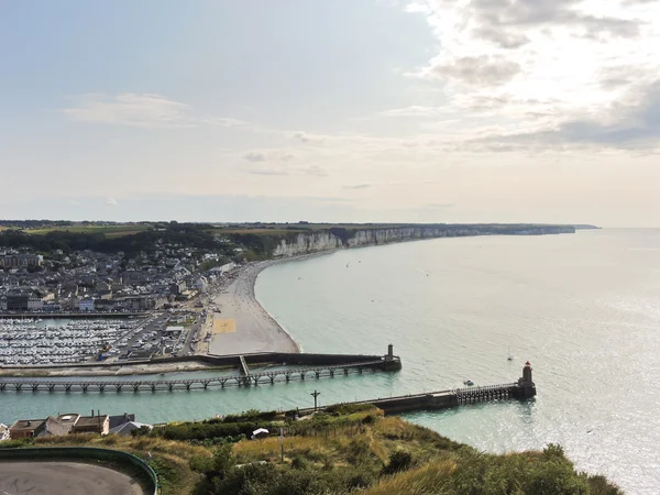 English Channel coast and Etretat town in Normandy — Stock Photo, Image